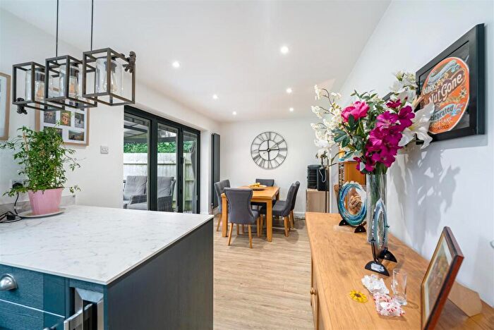 5 Bedroom Detached House For Sale In Hobbiton Road, North Worle - Annexe, BS22
