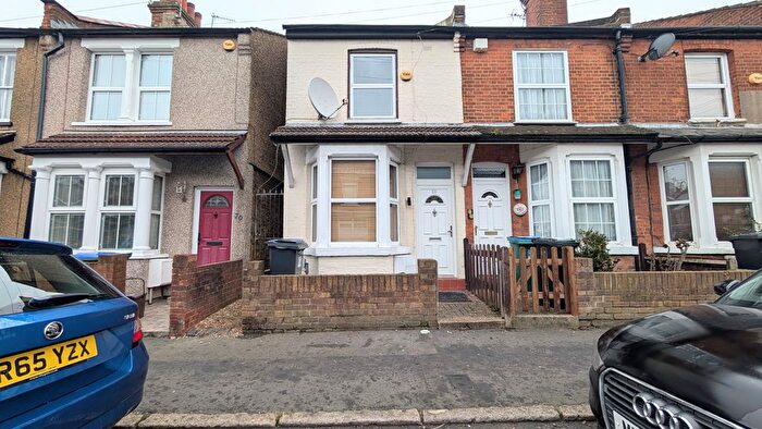 3 Bedroom Property To Rent In Harwoods Road, Watford, WD18