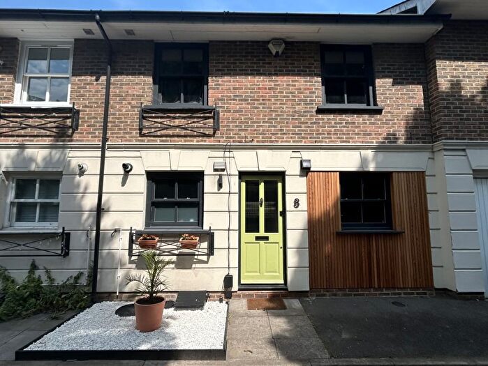 3 Bedroom Terraced House For Sale In Breakspears Mews, London, SE4