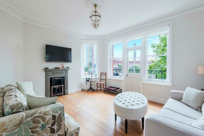 3 Bedroom Flat To Rent In Cremorne Road Chelsea, SW10