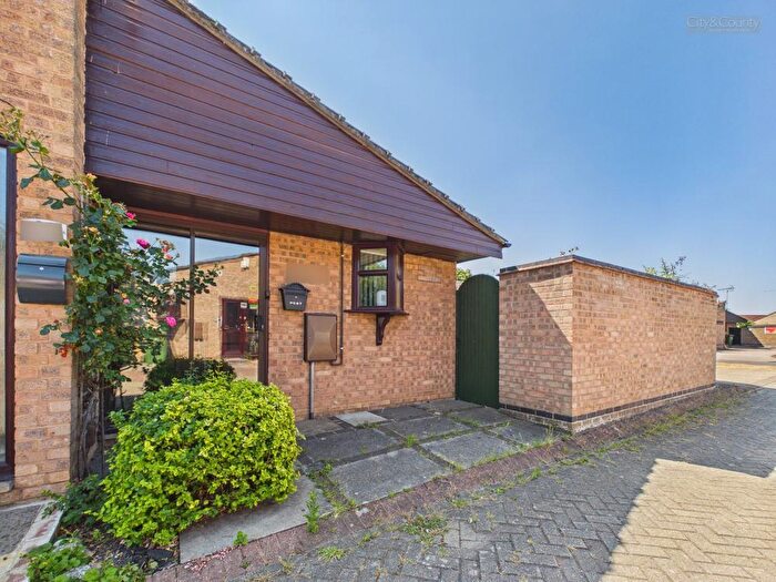 2 Bedroom Semi-Detached Bungalow For Sale In Finchfield, Peterborough, PE1