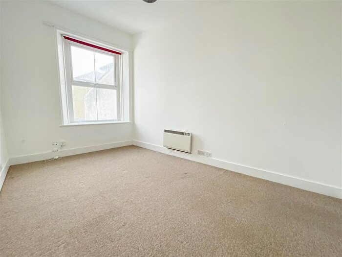 1 Bedroom Flat To Rent In Cavendish Place, Eastbourne, BN21