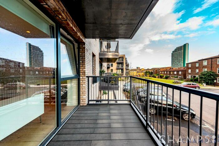 2 Bedroom Flat To Rent In Harbourside Court, Gullivers Walk, SE8