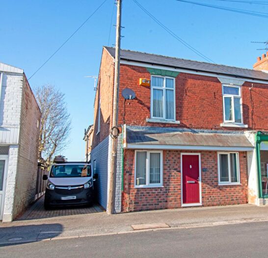 3 Bedroom Semi-Detached House For Sale In Station Street, Misterton, DN10