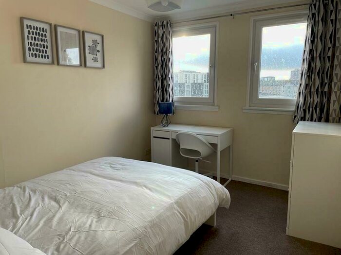 3 Bedroom Flat To Rent In Jute Street, Top Floor, Aberdeen, AB24