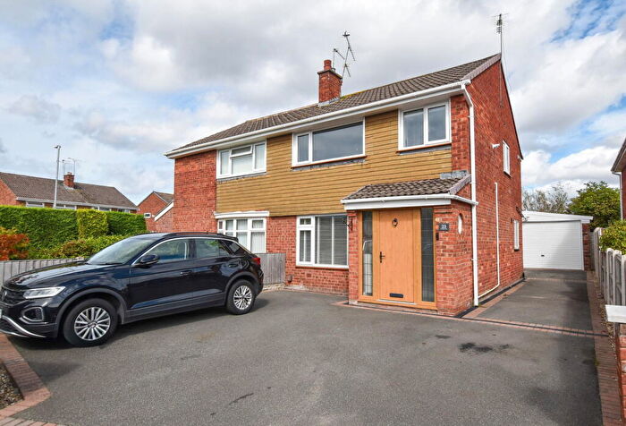 3 Bedroom Semi Detached House For Sale In Yeoman Way, Great Sutton, CH66