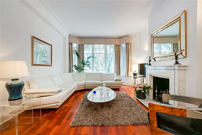 3 Bedroom Flat To Rent In Lincoln House, Chelsea, SW3