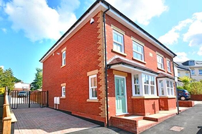 4 Bedroom Semi-Detached House To Rent In Queens Road, Holy Trinity, GU1