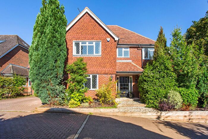 5 Bedroom Detached House For Sale In Handpost Lodge Gardens, Hemel Hempstead, HP2