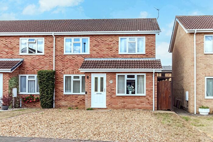 3 Bedroom Semi-Detached House For Sale In Naseby Close, Wellingborough, NN8