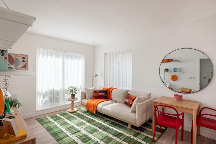 1 Bedroom Flat For Sale In Forest Road, London, E17