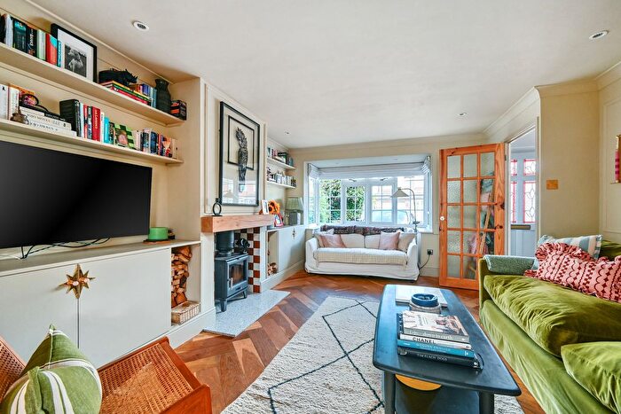 4 Bedroom Detached House For Sale In Quinnell Drive, Hailsham, BN27