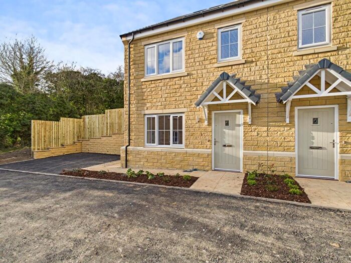 3 Bedroom Semi-Detached House To Rent In Pen-Y-Ghent Road, Skipton, BD23