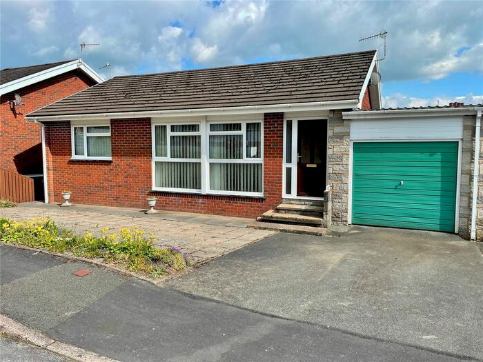 3 Bedroom Bungalow For Sale In Tanyrallt, Llanidloes, Powys, SY18