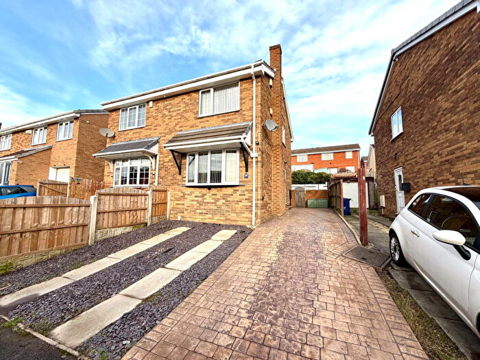 2 Bedroom Semi Detached House For Sale In Bentham Way, Mapplewell, Barnsley, S75