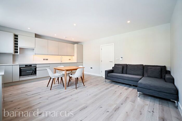 2 Bedroom Flat To Rent In Old York Road, London, SW18
