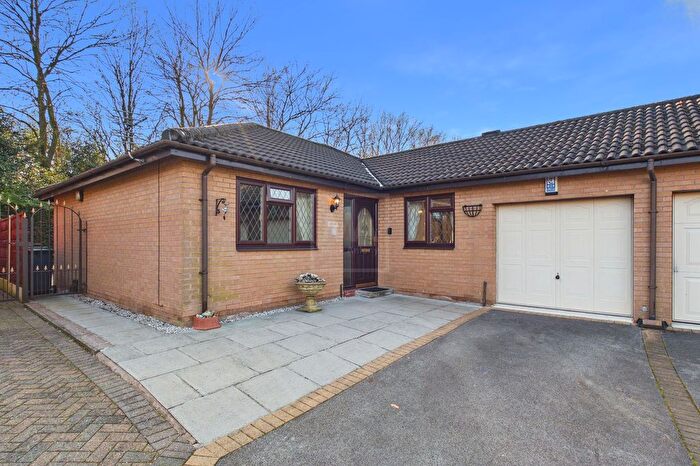 2 Bedroom Bungalow To Rent In Barley Road, Warrington, WA4