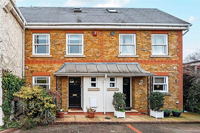 3 Bedroom Detached House For Sale In Primrose Road, Hersham, KT12