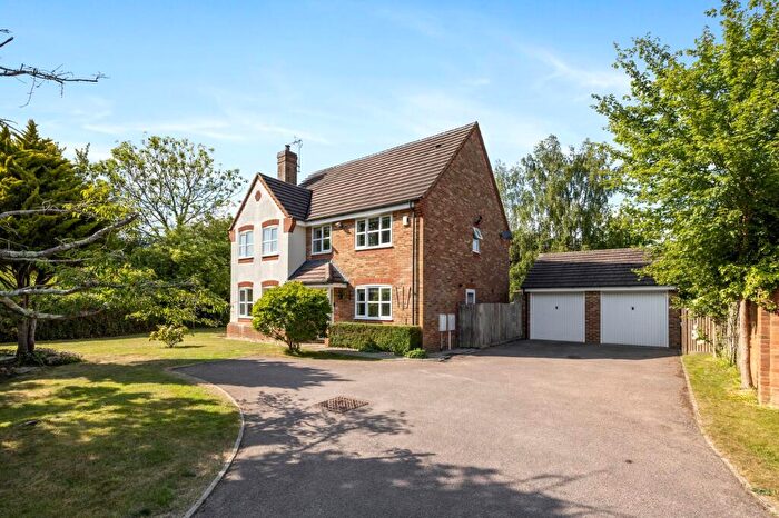 4 Bedroom Detached House For Sale In Blakes Farm Road, Southwater, RH13