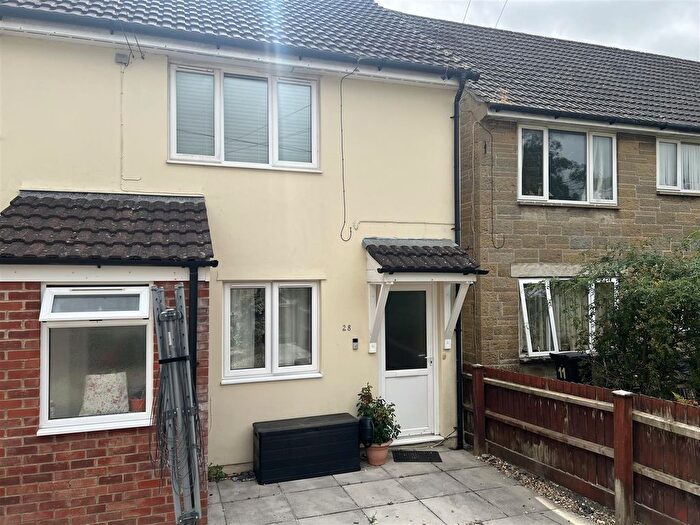 2 Bedroom Flat For Sale In Pilsdon Close, Beaminster, DT8