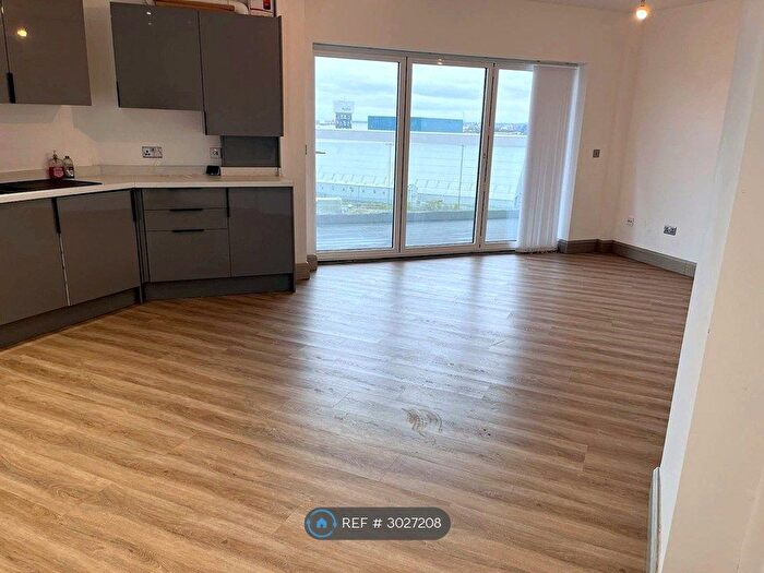 2 Bedroom Flat To Rent In Northfleet, Dartford - Kent, DA11