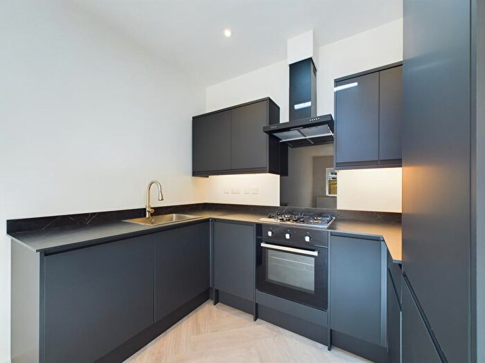 1 Bedroom Flat To Rent In London Road, High Wycombe, Buckinghamshire, HP11