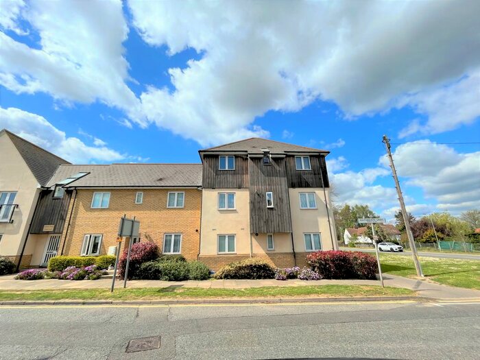 2 Bedroom Flat To Rent In Prince Avenue, Westcliff-On-Sea, SS0