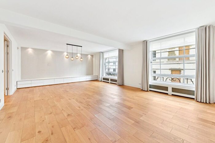 4 Bedroom Flat To Rent In Belgravia House, Halkin Place, SW1X