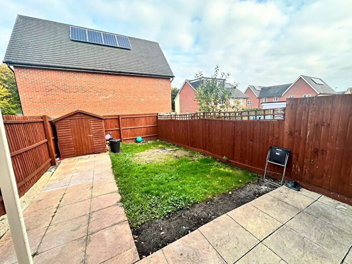 3 Bedroom Semi-Detached House To Rent In Humbleward Place, Romford, RM3