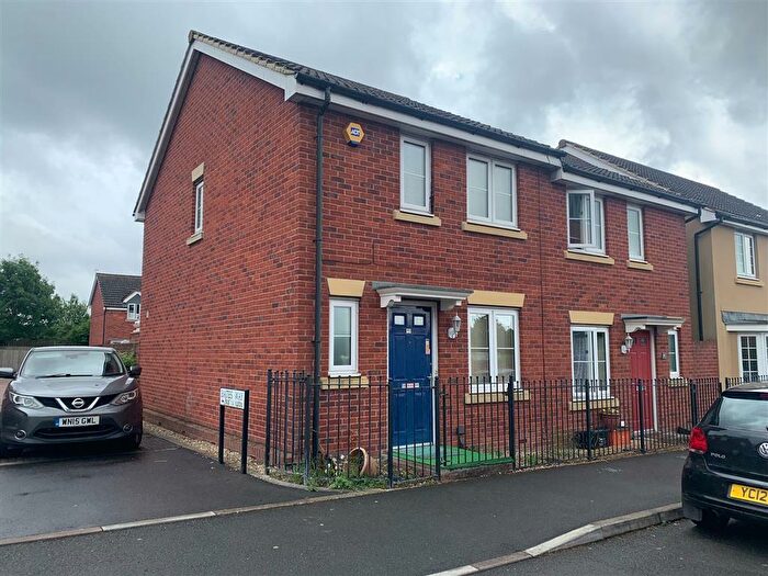 3 Bedroom House To Rent In Bates Way, Swindon, SN2