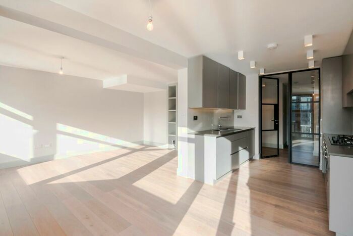 2 Bedroom Apartment To Rent In Vale Of Health, London, NW3