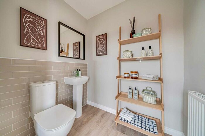 3 Bedroom Detached House For Sale In Doncaster Road, Harlington, Doncaster, DN5