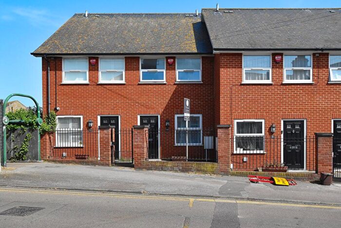 2 Bedroom Terraced House For Sale In Church Street, Broadstairs, CT10