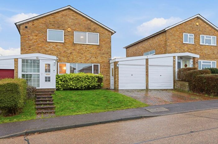 4 Bedroom Link Detached House For Sale In Gaynesford, Basildon, Essex, SS16