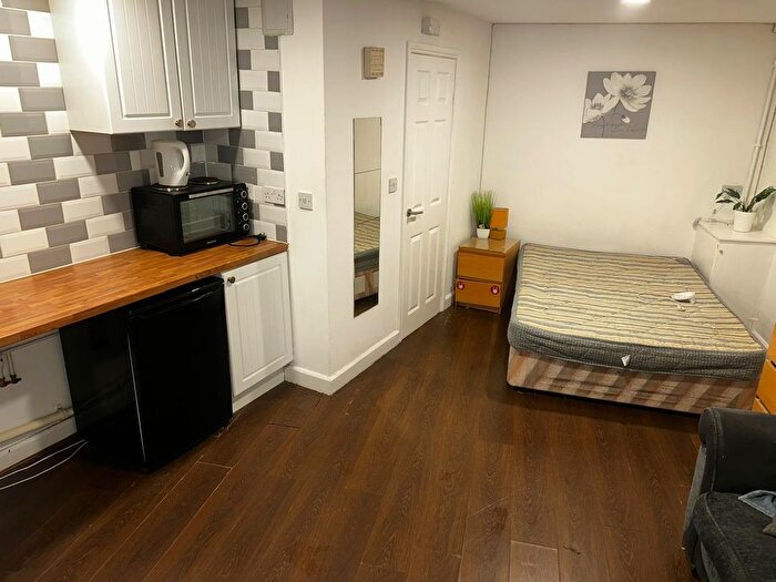 Studio To Rent In Walsall Road, Darlaston, WS10