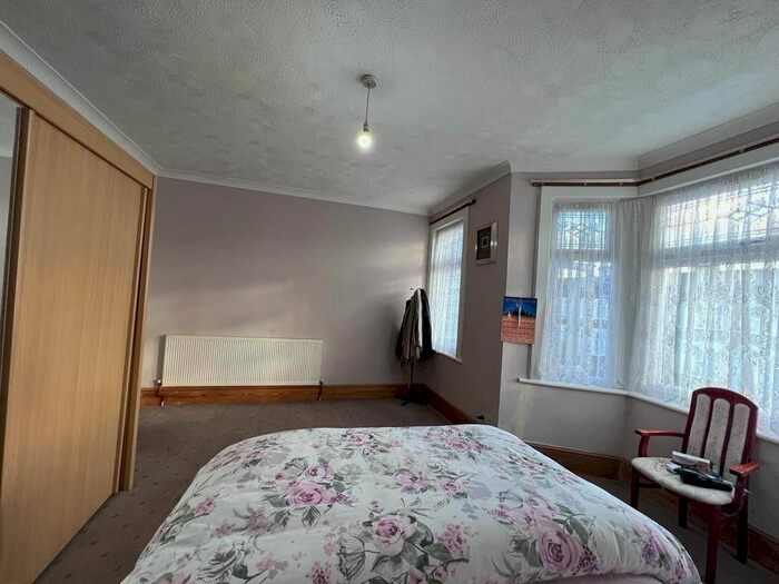 5 Bedroom Property To Rent In Albert Road, Ilford, IG1
