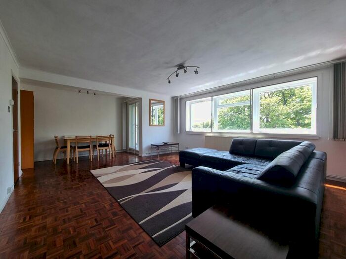 2 Bedroom Flat To Rent In Castlebar Road, London, W5