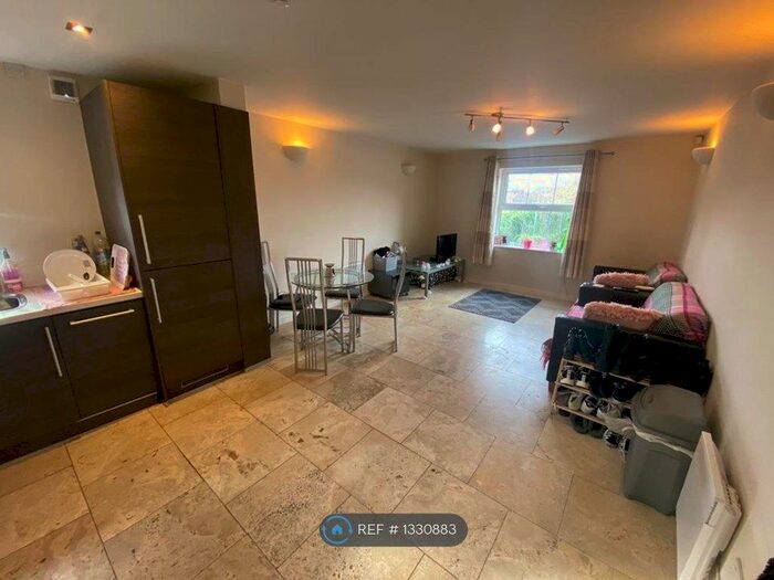 2 Bedroom Flat To Rent In The Junxion, Leeds, LS5