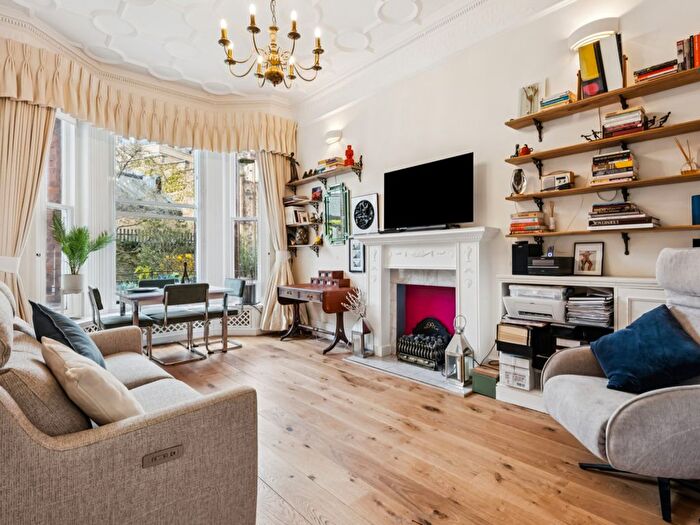 1 Bedroom Flat For Sale In Lower Sloane Street, London, SW1W