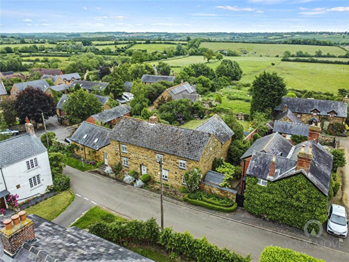 5 Bedroom Detached House For Sale In Yew Tree Lane, Spratton, Northampton, NN6