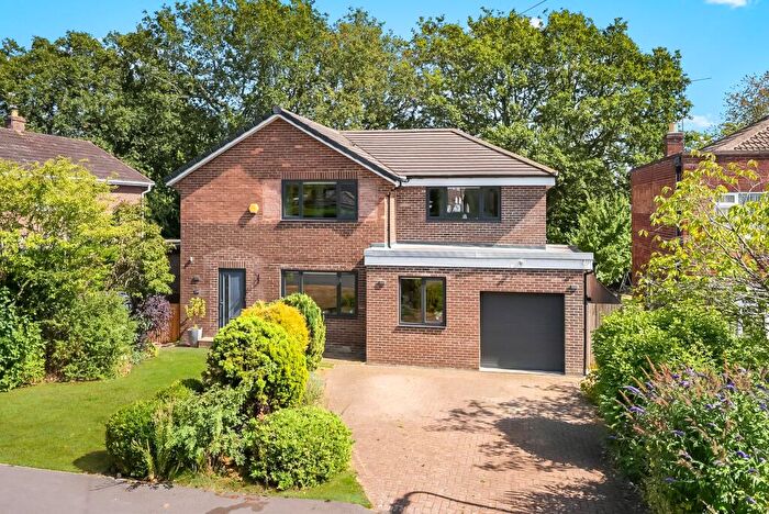 5 Bedroom Detached House For Sale In Ashgarth Court, Harrogate, HG2