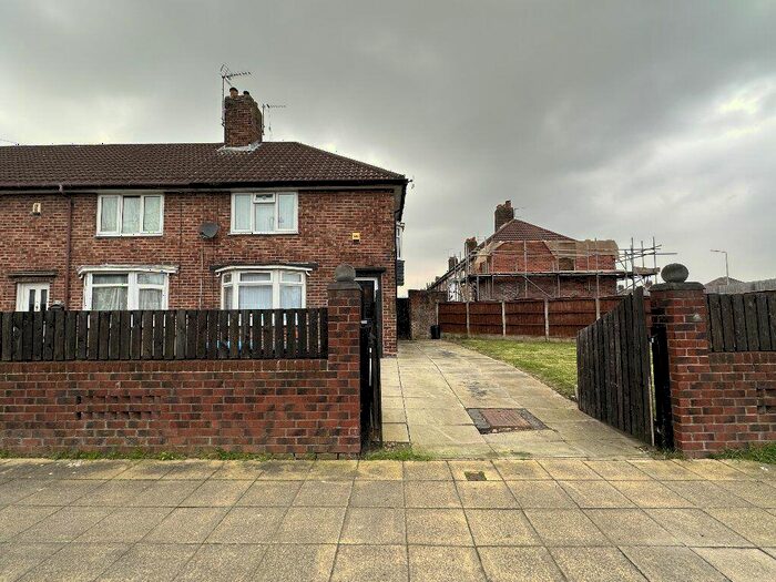 3 Bedroom Town House To Rent In Saxby Rd, Bed Town, L13