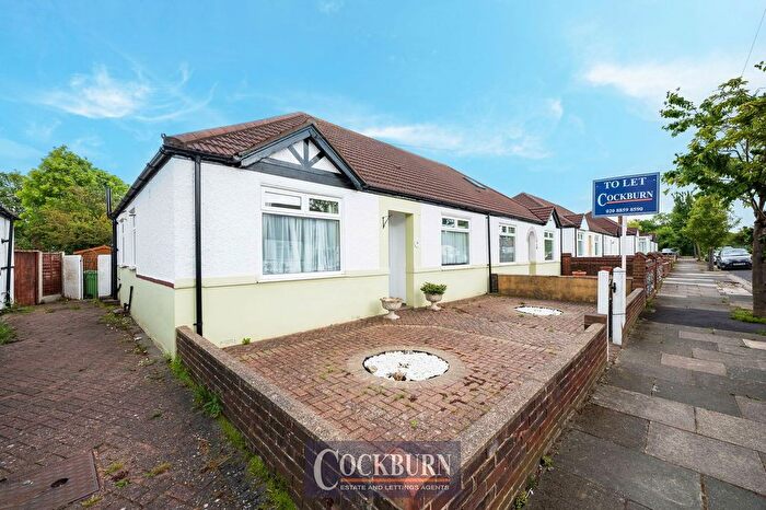 2 Bedroom Semi-Detached Bungalow To Rent In Merchland Road, London, SE9