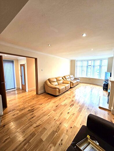 3 Bedroom Semi-Detached House To Rent In Ferngate Drive, Manchester, M20