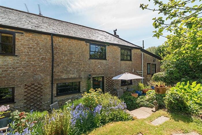 4 Bedroom Semi Detached House For Sale In High Street, Broadwindsor, Beaminster, DT8