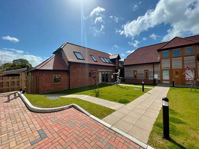 2 Bedroom Apartment To Rent In East Ilsley, Berkshire, RG20