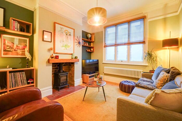 3 Bedroom Terraced House For Sale In Adderley Road, Clarendon Park, Leicester, LE2