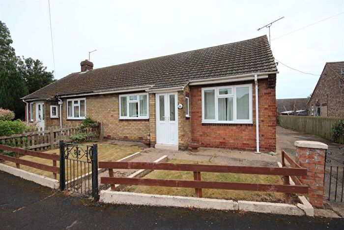 2 Bedroom Semi-Detached Bungalow For Sale In Headlands Drive, Aldbrough, HU11