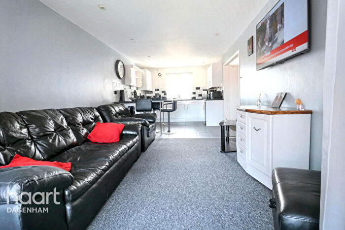 1 Bedroom Flat For Sale In Ibscott Close, Dagenham, RM10