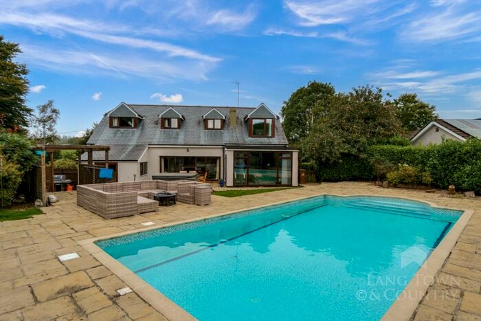 5 Bedroom Detached House For Sale In Larch Grove, Plympton, Plymouth, PL7